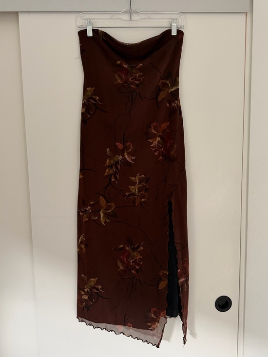 Urban Outfitters Dresses & Skirts - Strapless Brown Floral Dress Side Slit